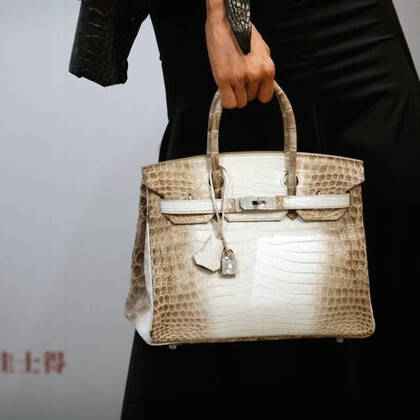 Сумку Hermès Birkin продали на аукционе за £162,500